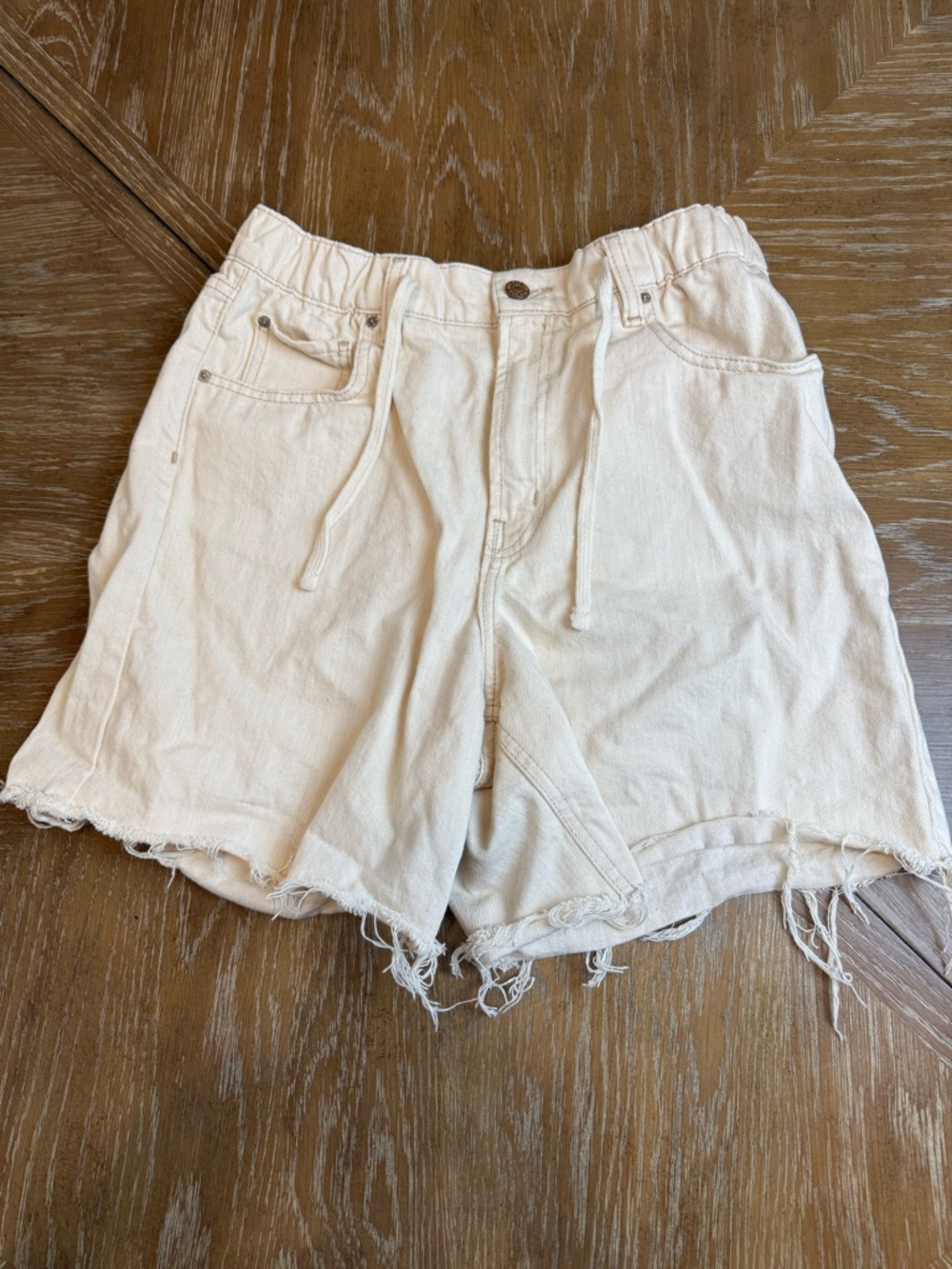 BDG urban outfitters Raw-Hem cream Shorts